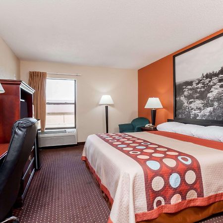 Super 8 By Wyndham Harrisburg Hotel Exterior photo