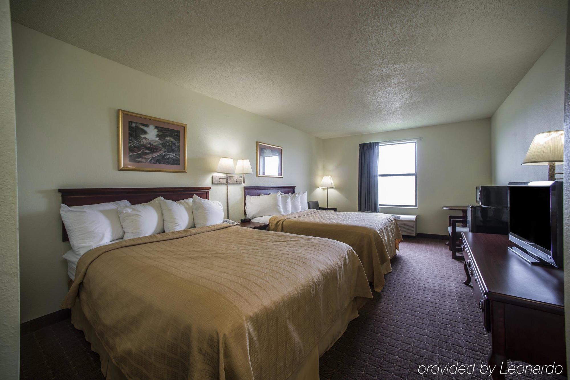 Super 8 By Wyndham Harrisburg Hotel Exterior photo