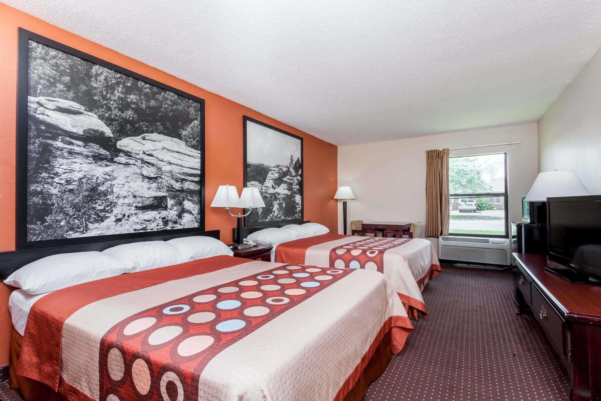 Super 8 By Wyndham Harrisburg Hotel Exterior photo